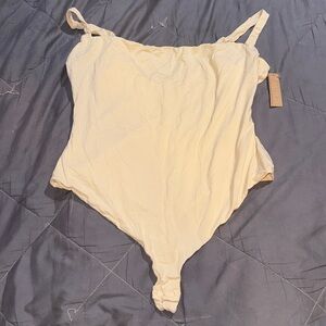 SKIMS BODYSUIT “SAND”